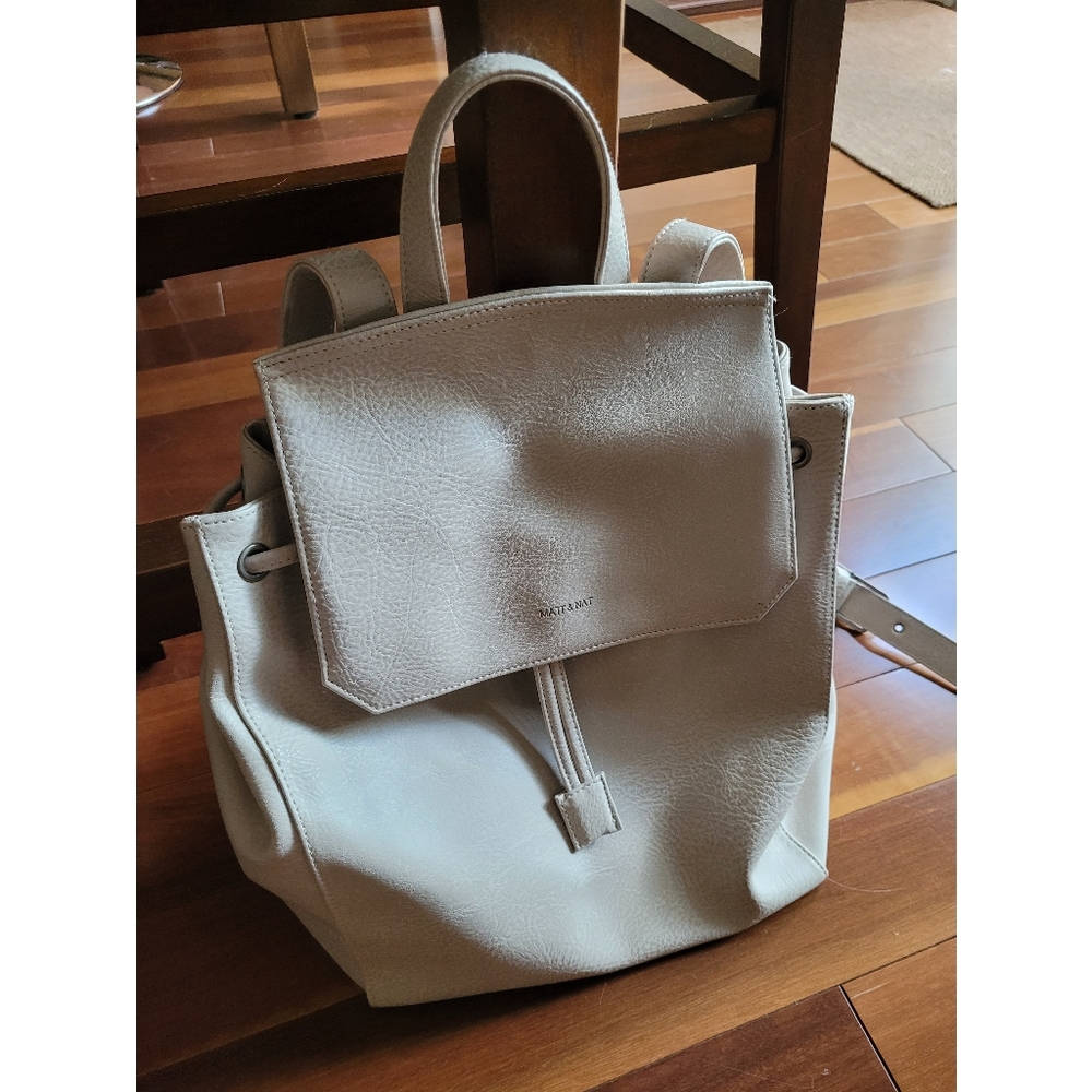 Matt & Nat Mumbai backpack in koala matte nickel